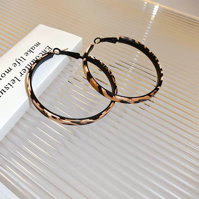 New Vintage Black White Leopard Big Hoop Earrings for Women Simple Jewelry round Brincos